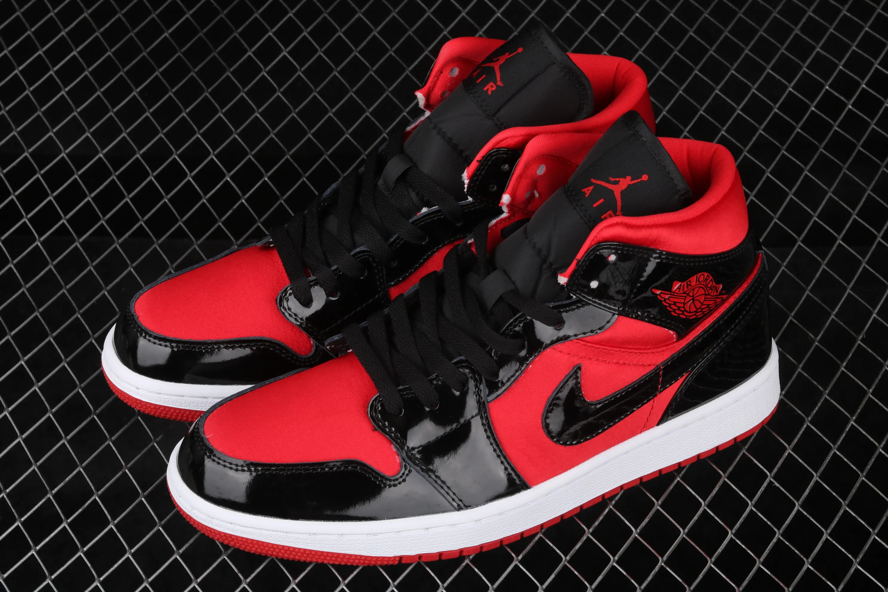 All categories Air Jordan Jordan series basketball shoes Air Jordan 1 Mid Air Jordan 1 Mid WMNS AJ1 Joe 1 black red patent leather silk BQ6472-600